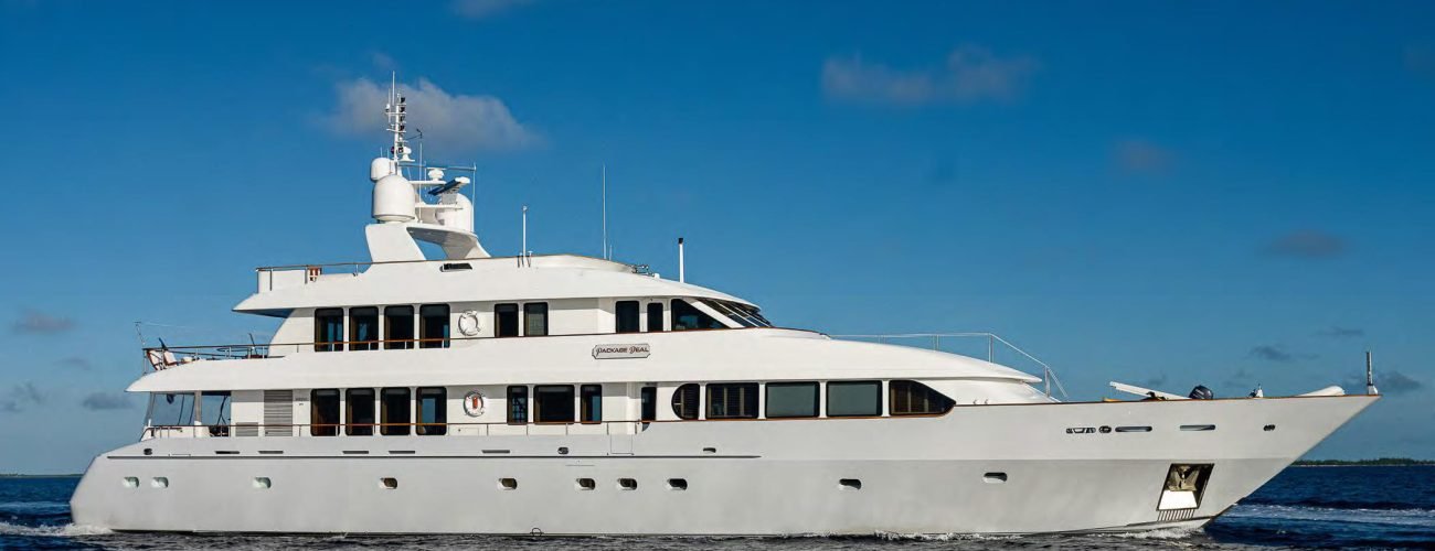 package-deal-yacht-offer package-deal-yacht-offer